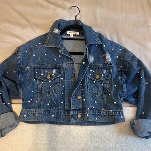 Cropped denim jacket with pearls